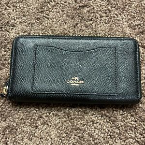 SOLD COACH Black Women wallet